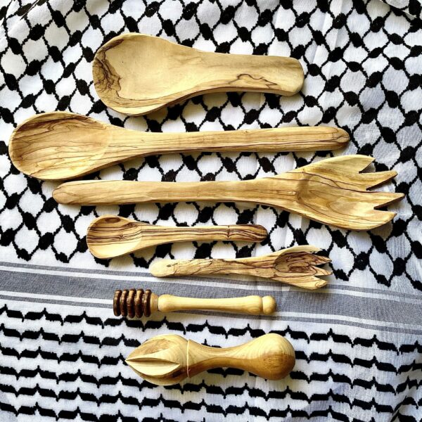 Olive Wood Serving Set - Image 2