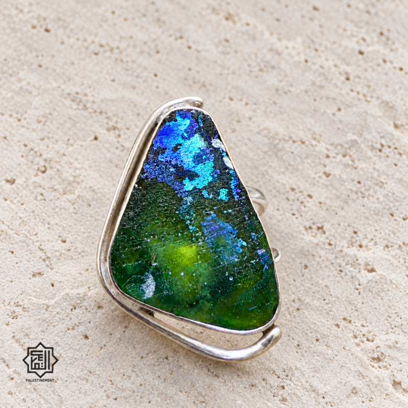 Bague argentée à cabochon irisé-4