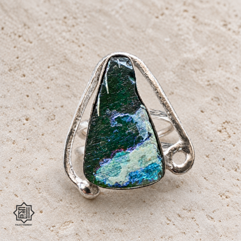 Bague argentée sur fond greige mat-3